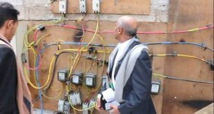 الكهرباء التجارية تصعق المواطنين في منطقة القطيع بالحديدة