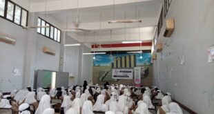الحديدة : المؤسسة الوطنية لمكافحة السرطان تواصل حملتها التوعوية بسرطان الثدي في المدارس والجامعات